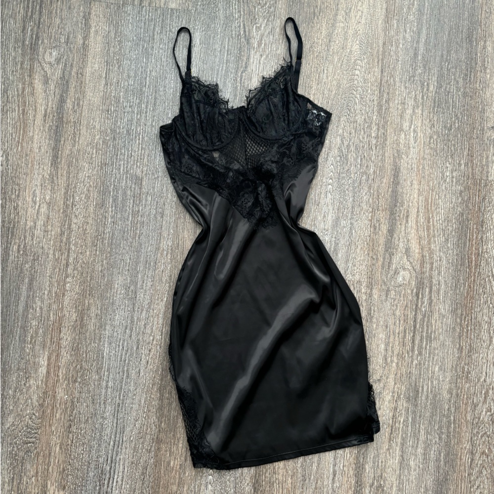 ‼️SOLD‼️ Tic Toc Slick Black Lace Bodycon Dress Medium